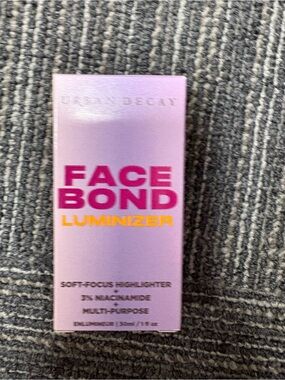 Urban Decay Face Bond Luminizer - Lavender Pink Highlighter